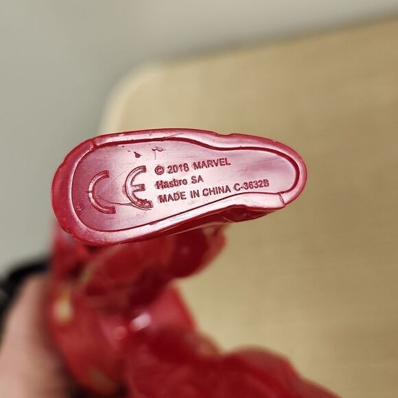 Iron Man Marvel Hasbro Red Suit Acruon Figure 12" - Picture 11 of 12